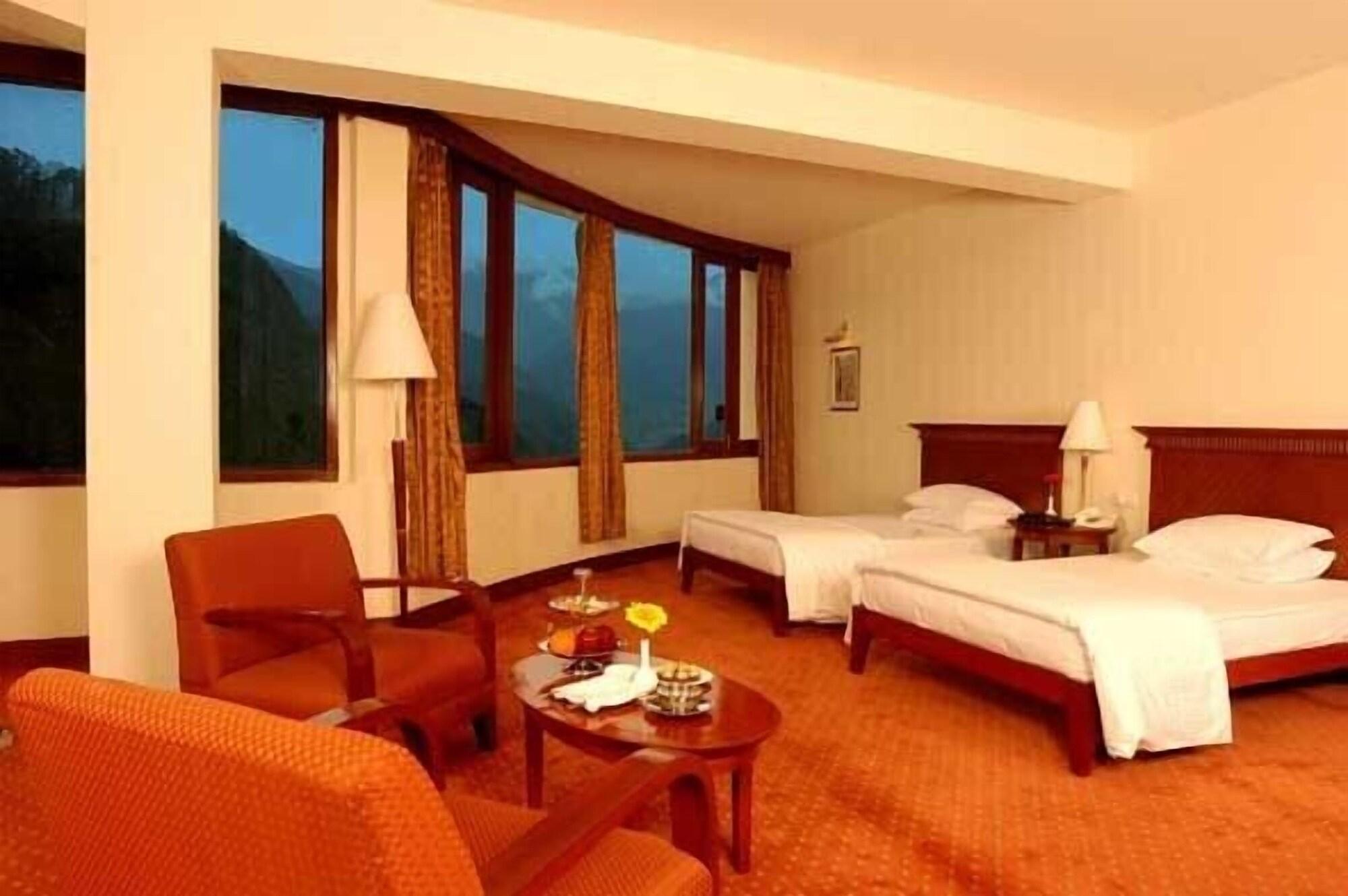 The Royal Plaza Gangtok Hotel Bagian luar foto
