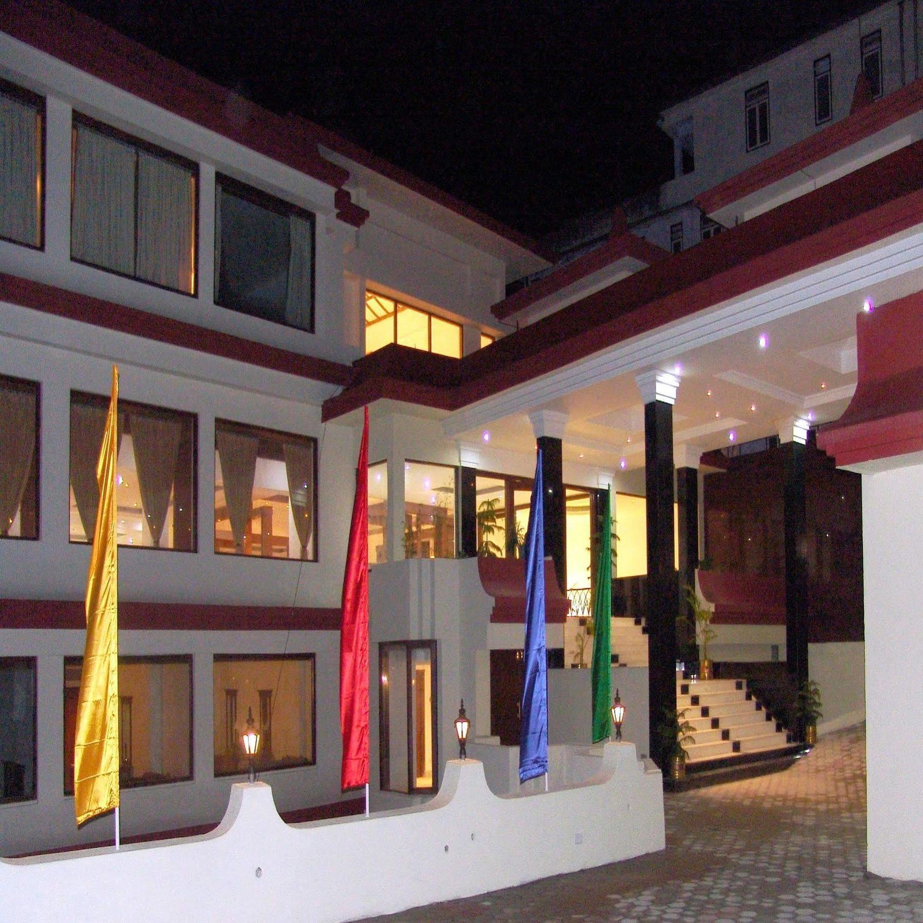 The Royal Plaza Gangtok Hotel Bagian luar foto