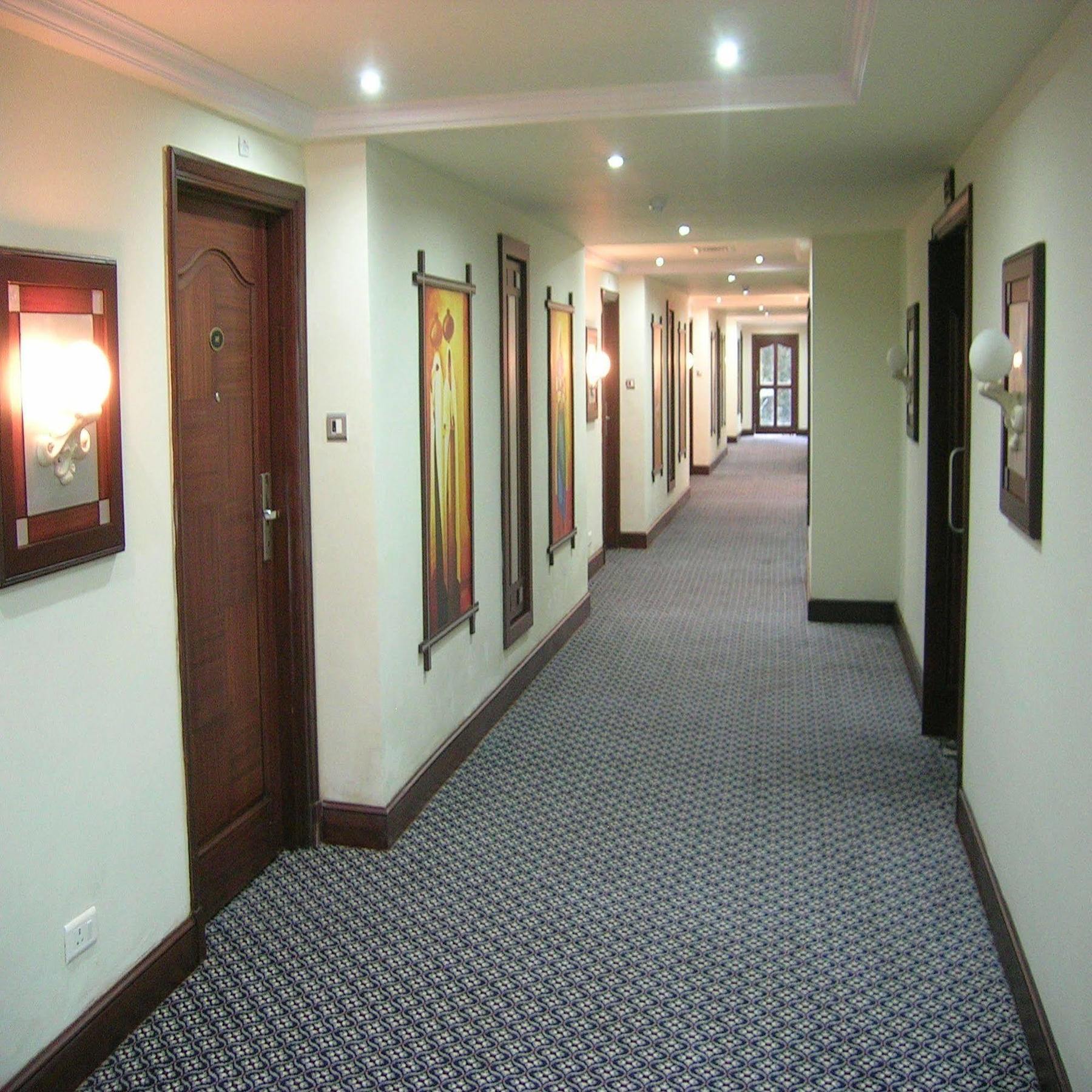 The Royal Plaza Gangtok Hotel Bagian luar foto