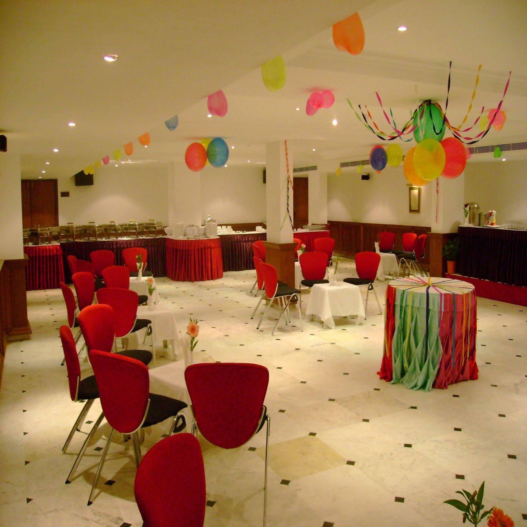 The Royal Plaza Gangtok Hotel Bagian luar foto