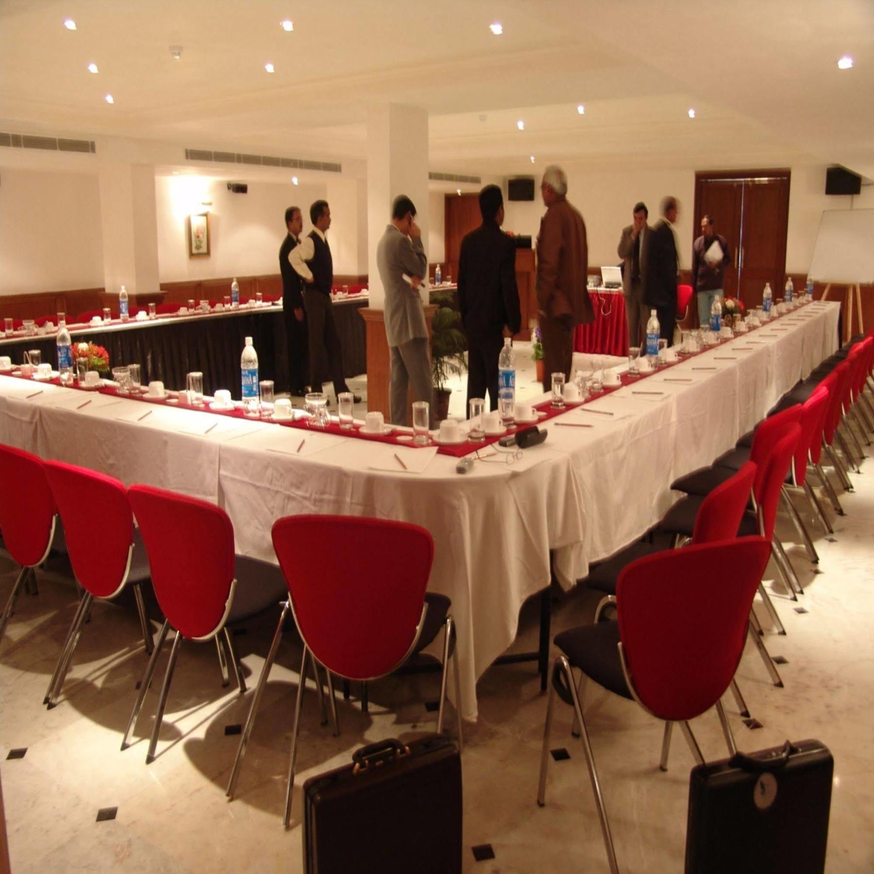The Royal Plaza Gangtok Hotel Bagian luar foto